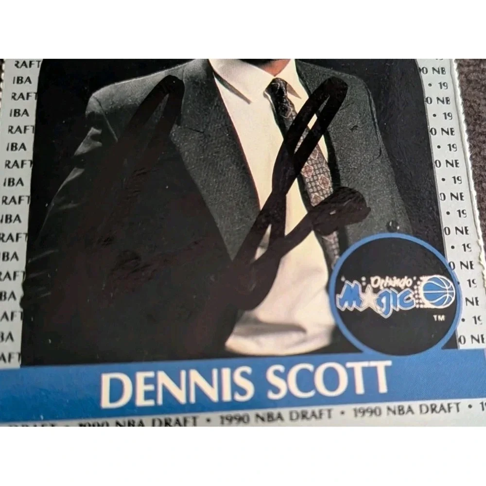 1990-91‎ NBA Hoops 1990 Lottery Pick #393 Dennis Scott Rookie RC Magic Signed
